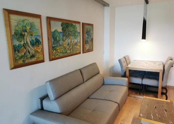 Dom Loron * 波雷奇