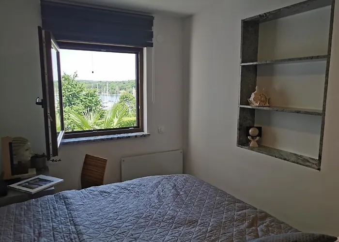 Apartman Dom Loron *