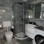 Dom Loron Apartmán